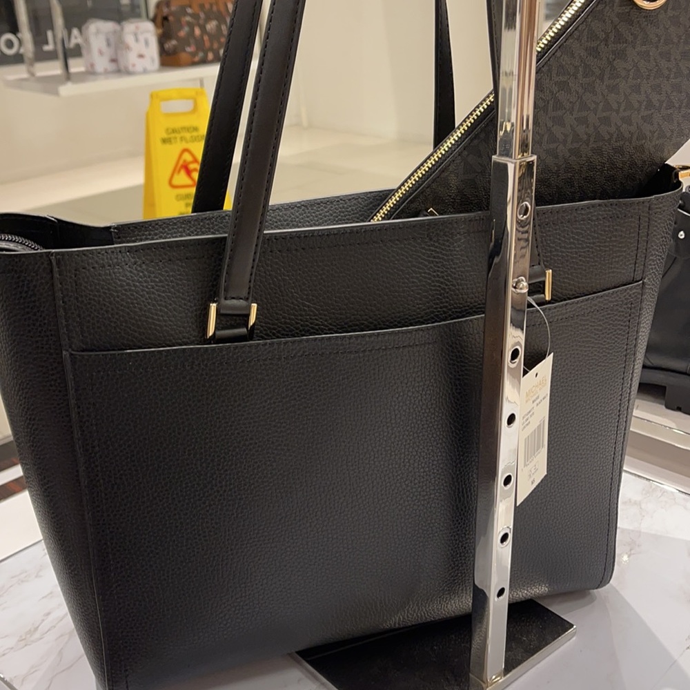 Michael Kors Maisie Large Pebbled Leather 3-in-1 Tote Bag - Picture 8 of 16